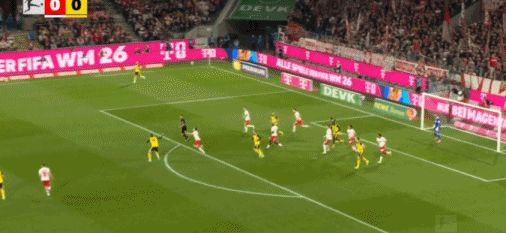 半场：多特1-0科隆，拜尔助攻吉拉西破门，辛普森-普西染红