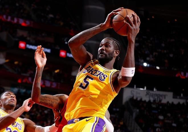 關鍵時刻砍6+5制勝！湖人1660萬撿漏27歲狀元：專啃硬骨頭真香